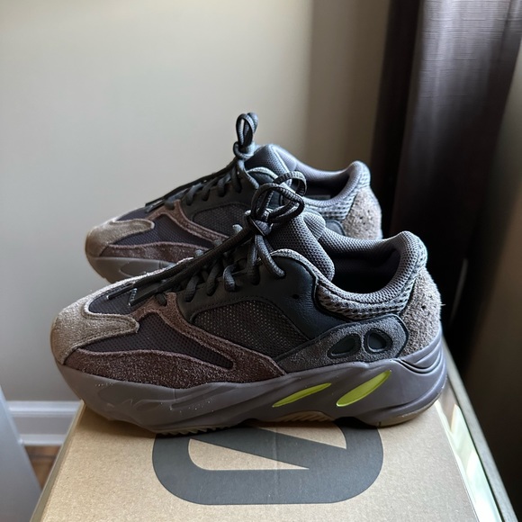 Yeezy boost 700 muave adidas - Picture 6 of 10